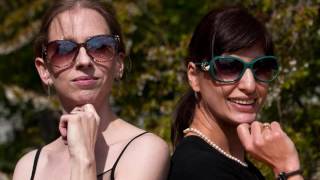 Britta und Zara Medley 1