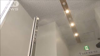 全身消毒機器が札幌市の学校に　廊下両側から霧状で(20/03/06)