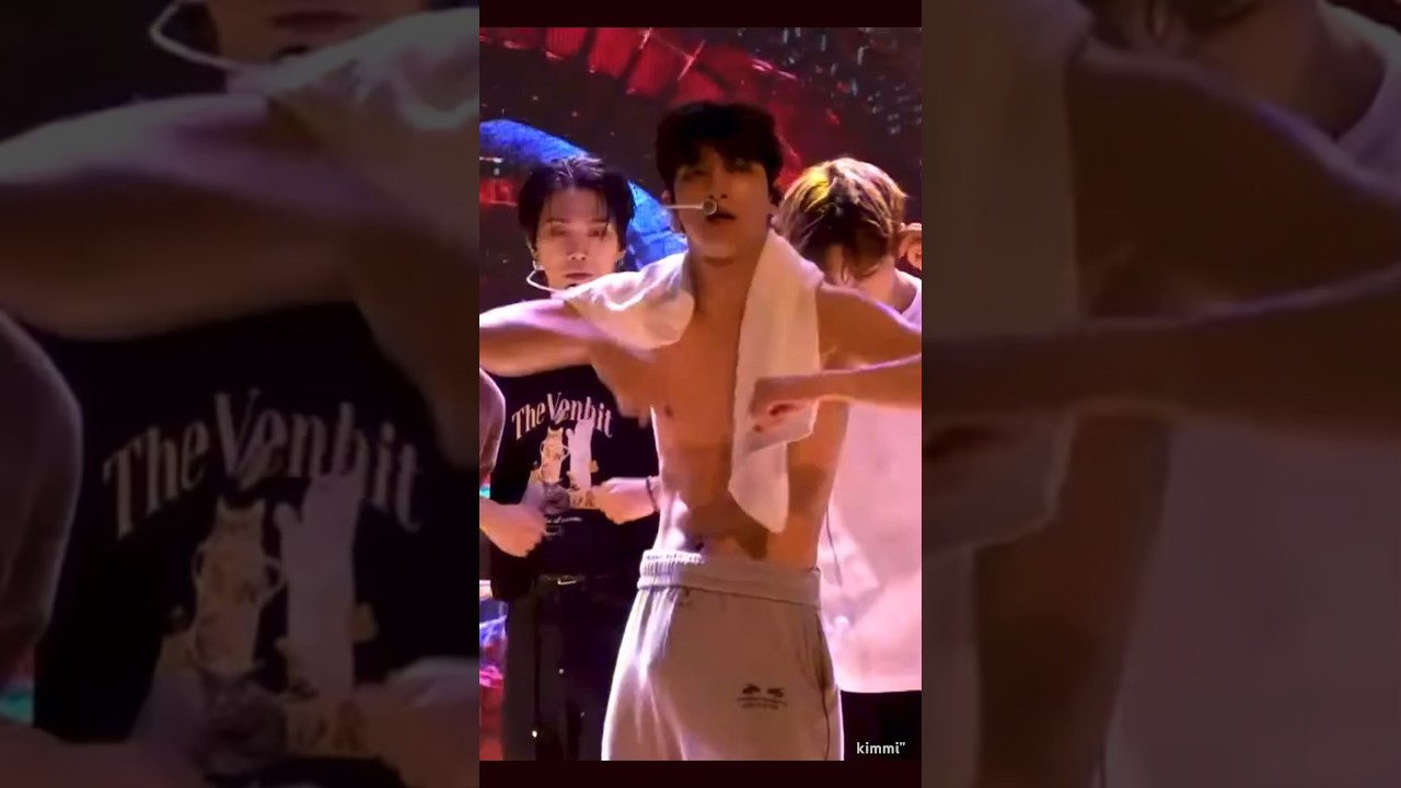 Hangyul knows exactly what he’s doing with those grey sweatpants 