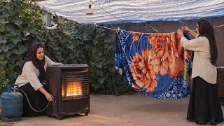 😍 Simple and peaceful village life | Lighting the gas heater and drying a blanket in the courtyard 🏡