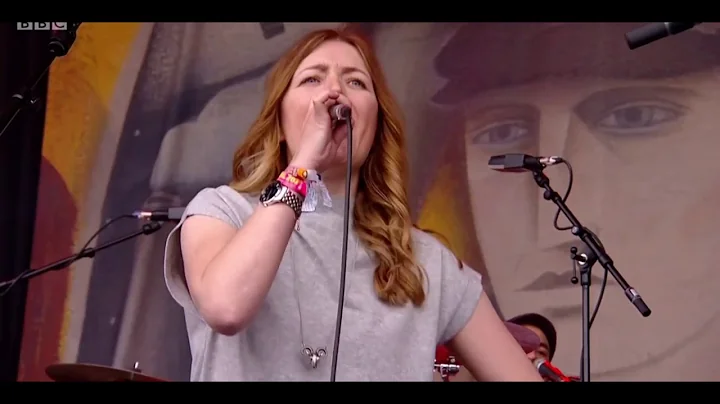 Paul Heaton and Jacqui Abbott - Heatongrad (Glasto...