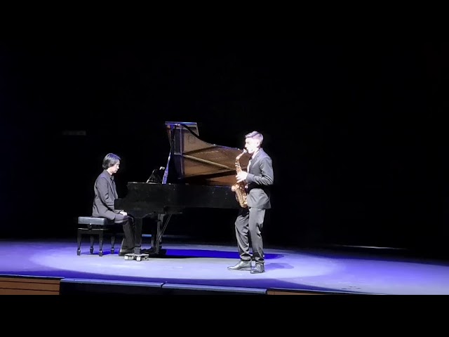 パルティータ第2番ハ短調作品826 Capriccio - YouTube