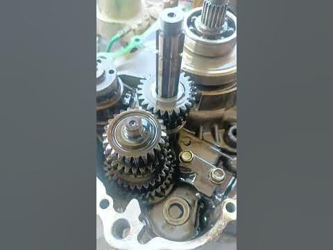 Hero Honda gear box work ? π¨βπ§βοΈπ οΈ#engine #gear #gearbox #shots - YouTube