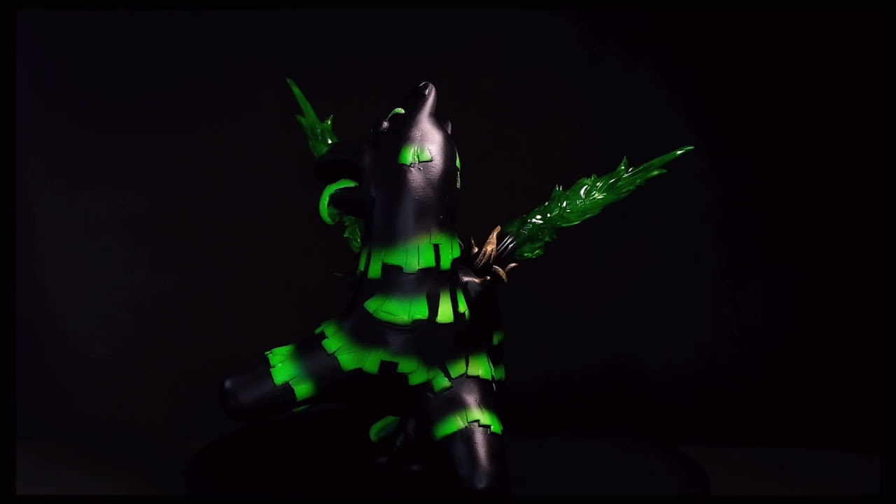 DTC Studios: 1/1 Ruined Puñata Custom Designer Toy