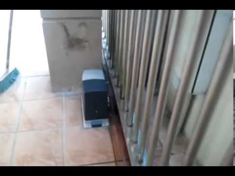  PINTU  kaca garasi otomatis  dengan  sensor  automatic gate 