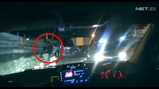 Angkat Sajam di Depan Polisi, Pemuda ini Jadi Incaran - 86