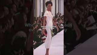 I was not expecting that.. #fashion #model #runway