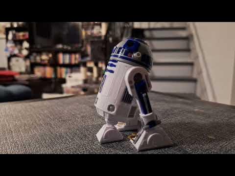 r2d2 runs away - YouTube
