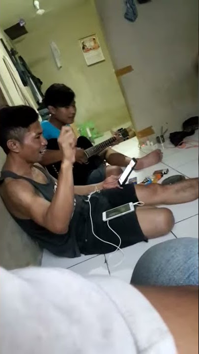 Orang gila nyanyi keren abis