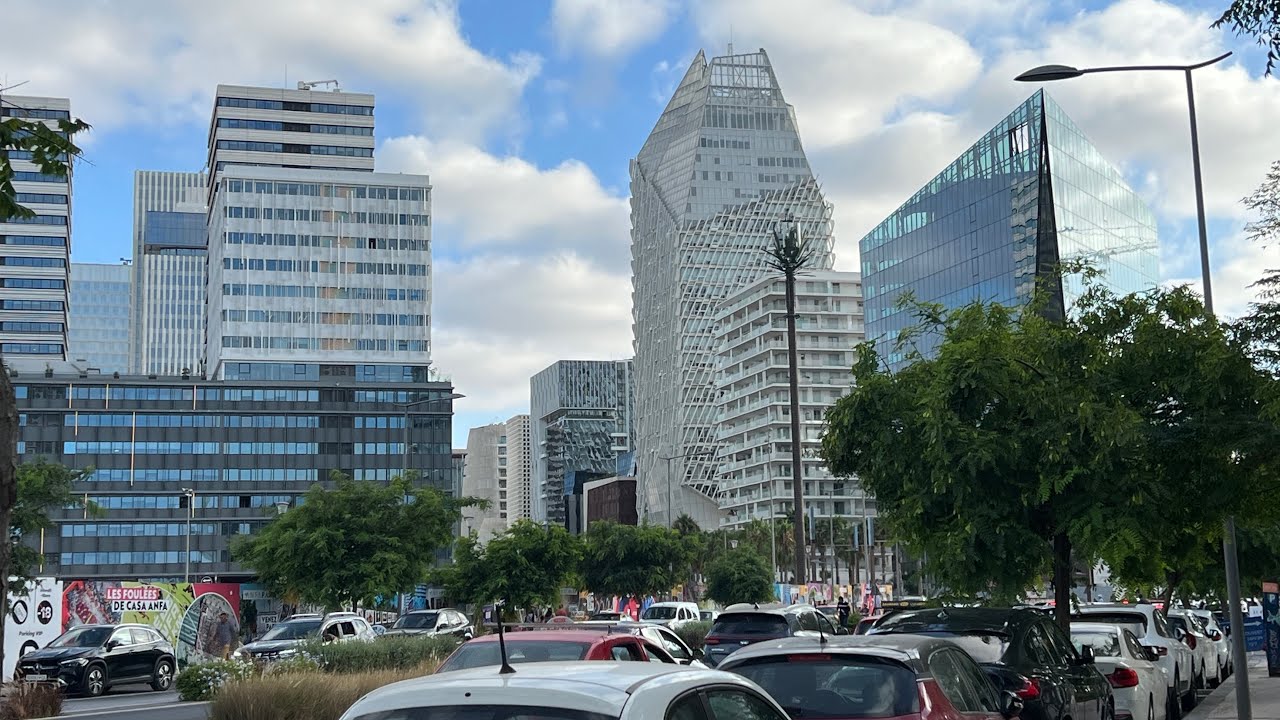 جولة بالدراجة في القطب المالي كازا أنفا – أحدث لقطات 2025.   ‏ Cycling Casa Anfa Finance City