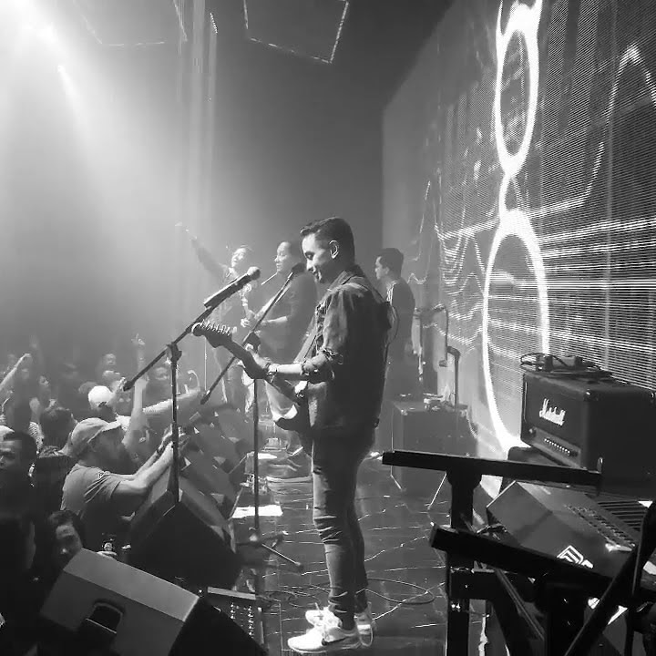 UNGU DEMI WAKTU !!! BLACK AND WHITE DI STAGE