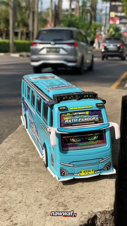 “Ratu pandora” miniatur ketemu aslinya guys.. #busartis #basuri #busmania #telolet #basuriviral