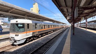 塩尻駅に到着する383系特急しなの号。