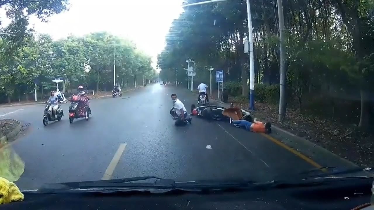 Idiots In Cars Compilation 68 YouTube idiots-in-cars-compilation-68-youtube