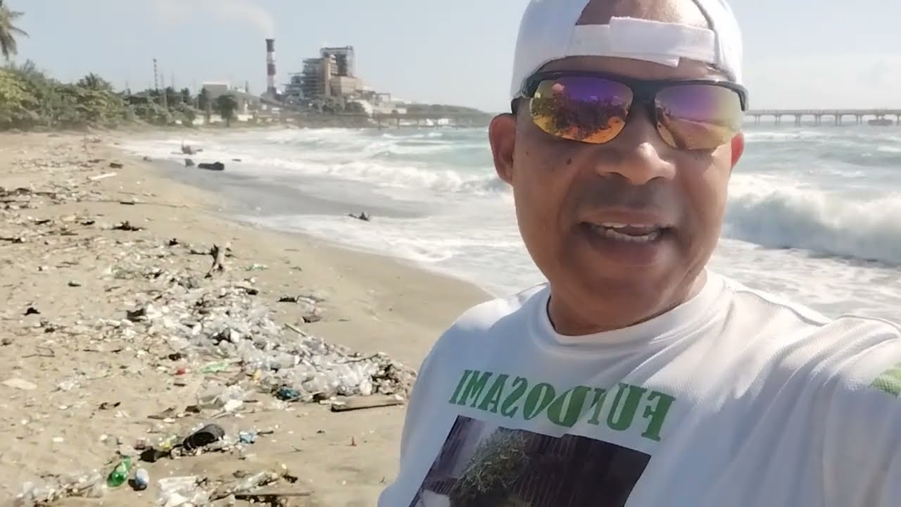 El limpiador de playas es defensor de Las Tortugas 