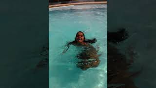 Minha Prima Na Piscina