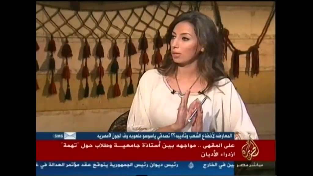 مواجهة بين أستاذة جامعية وطلاب حول تهمة ازدراء الأديان