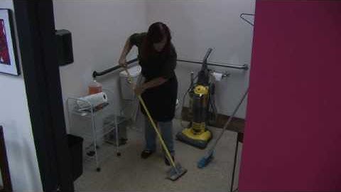 Cleaning Tips  : What Is the Best Way to Clean Linoleum Floors?