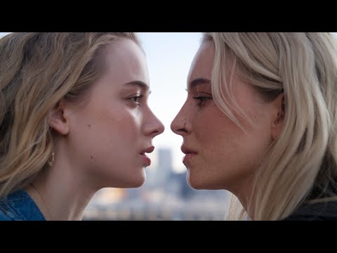 Lesbian Kiss Lesbian Kissing Girls Kissing Kissing Kissing Scenes Kisses Betray In Love