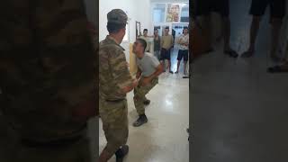 Topal Oyunu Oynayan Askerler İzlemeye Degerr