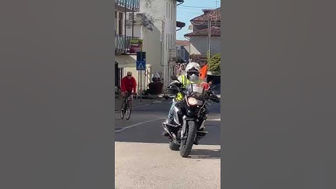 INCREDIBLE A CANEVA. «STAI SULLA DESTRA», «VA BENE, ALLORA PASSO» E C'E' IL DISASTRO