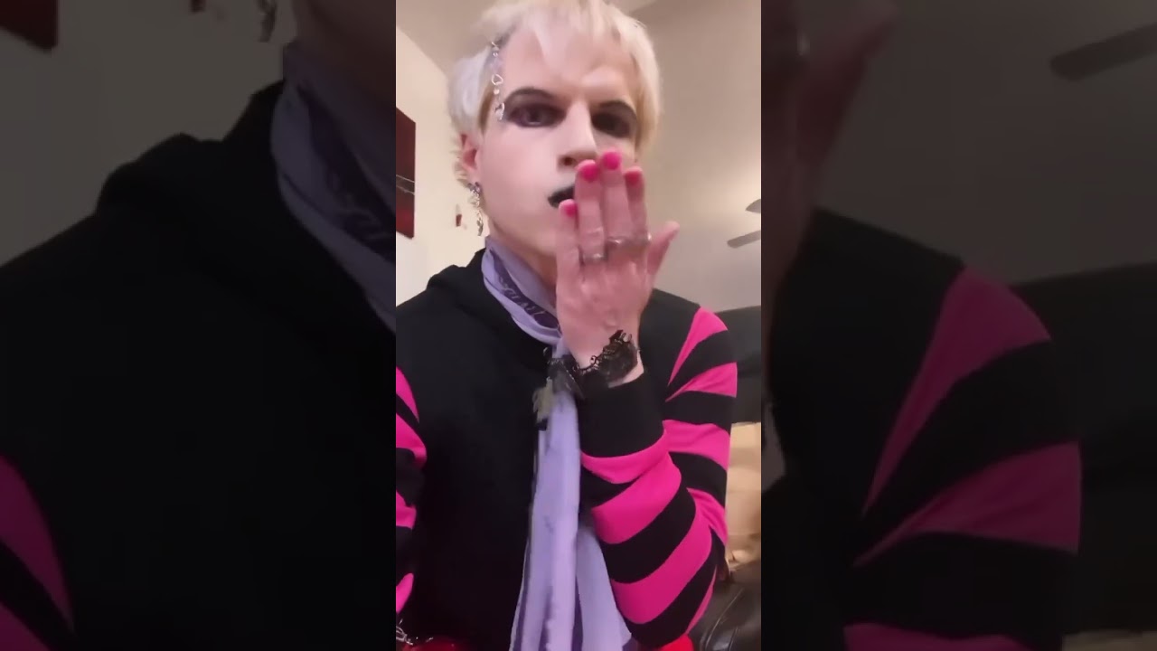 Regardez MK Ultra Acting Weird #MKUltra #Music #Recording #LGBTQ #Monarch sur YouTube Regardez MK Ultra Acting Weird #MKUltra #Music #Recording #LGBTQ #Monarch sur YouTube