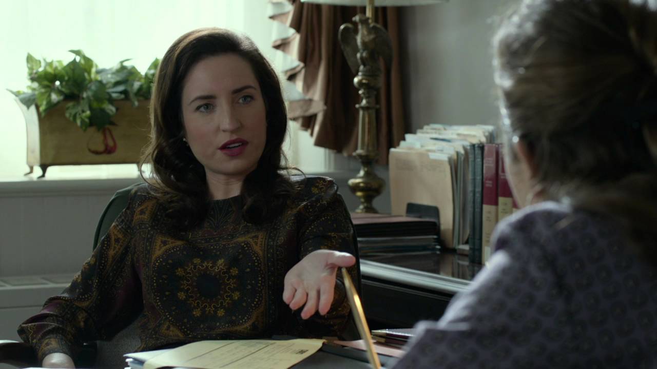games people play Confirmation: Zoe Lister-Jones as Carolyn Hart (HBO Films)