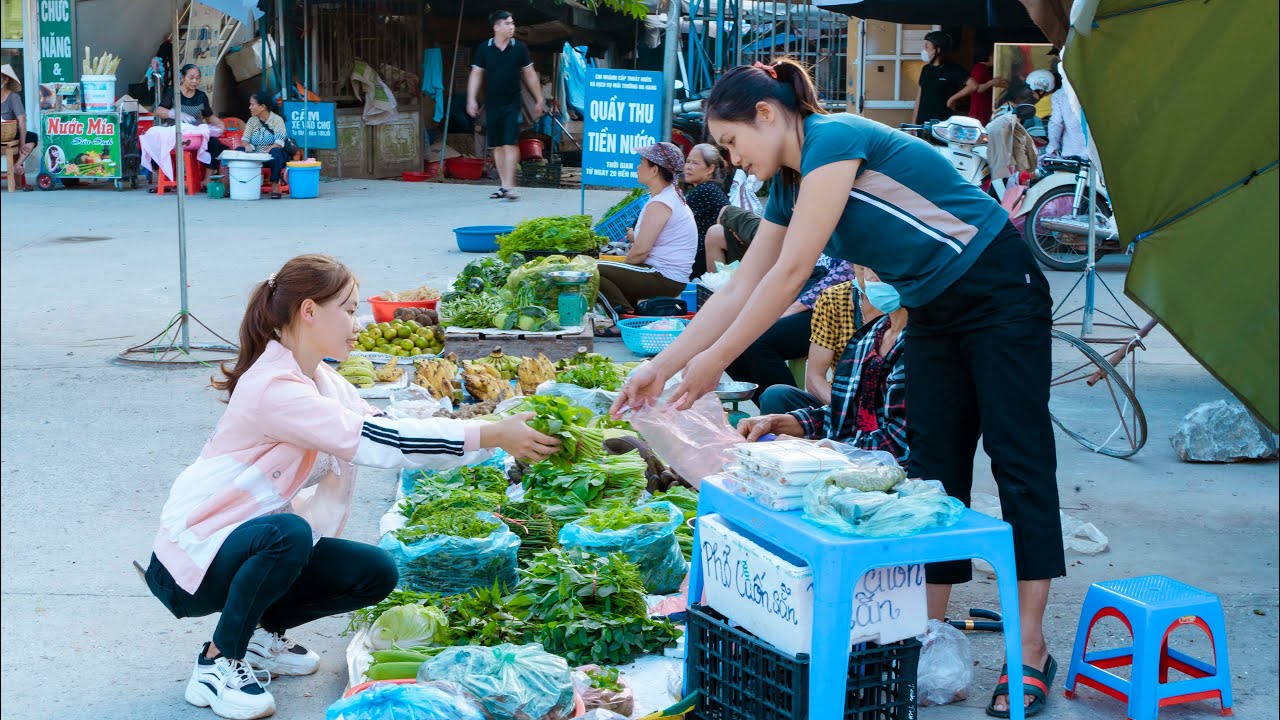 Girl picks vegetables in the garden and sells them at the street market Part 1 - Farm Tv