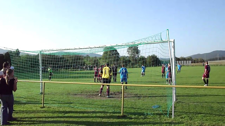 Tatran Bobot zahráva priamy kop na bránu Motešíc (12.9.2010)