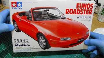 Tamiya 1/24th Scale Mazda Eunos Roadster, MX5, Miata Model Kit Unboxing And Review