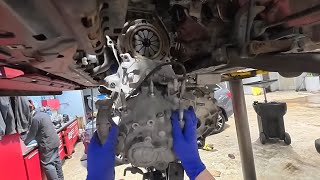 First major repair @300k. This is how Hondas should be. 2009 Honda fit Clutch Replacement. (POV) Information