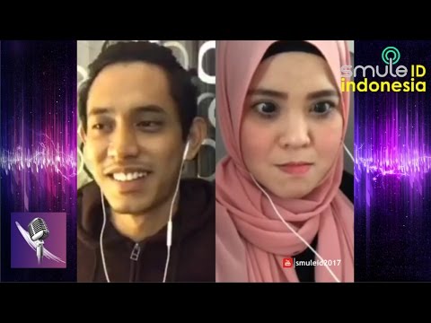 GADIS CANTIK BERKERUDUNG INI MAIN MATA SAAT KHAI BAHAR BERI SENYUM