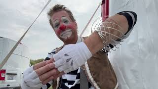 Waiting Backstage - Simon De Clown