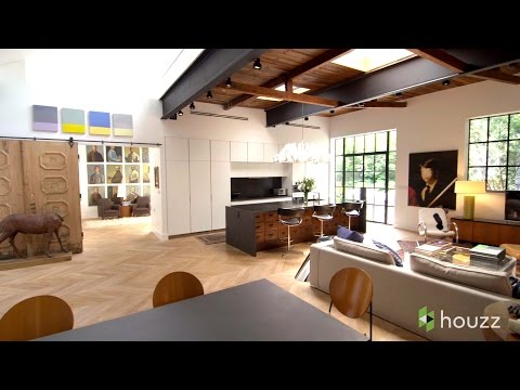 Video: Industrial se encuentra con la naturaleza en este notable loft en Kiev