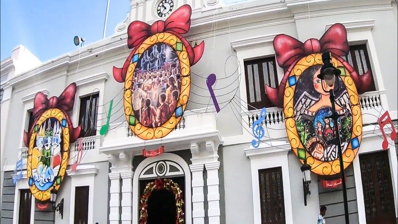 CHRISTMAS NEON DECORATIONS CASA ALCALDIA DE PONCE DOWNTOWN PONCE