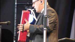 Gyllene Tider - Min tjej och jag / Flickan i en cole porter sang - live in Halmstad 2013