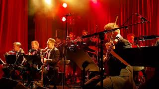 Video thumbnail of "Moka Efti Orchestra feat. Tom Tykwer - Frenzy (BABYLON BERLIN) am 11.05.2018 - Lido Berlin - XJAZZ"