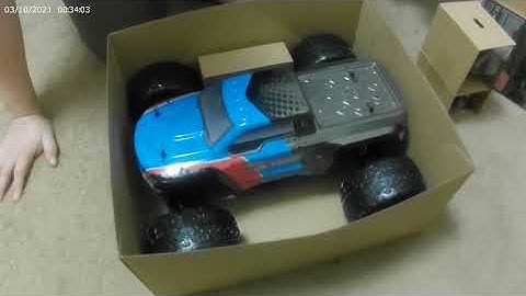 Arrma Granite Voltage Unboxing and Review Part 1