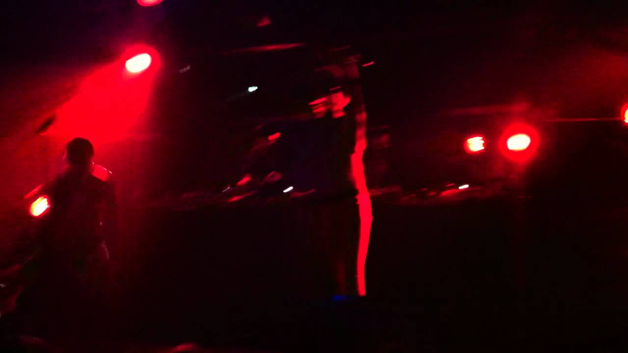 Azari and III - Manic live in Barcelona