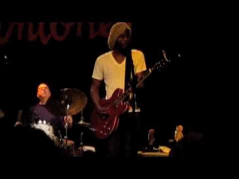 Gary Clark Jr. - 3 O'clock Blues (live)