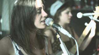 Video thumbnail of "The Wild Reeds - Everything Looks Better (In Hindsight)"