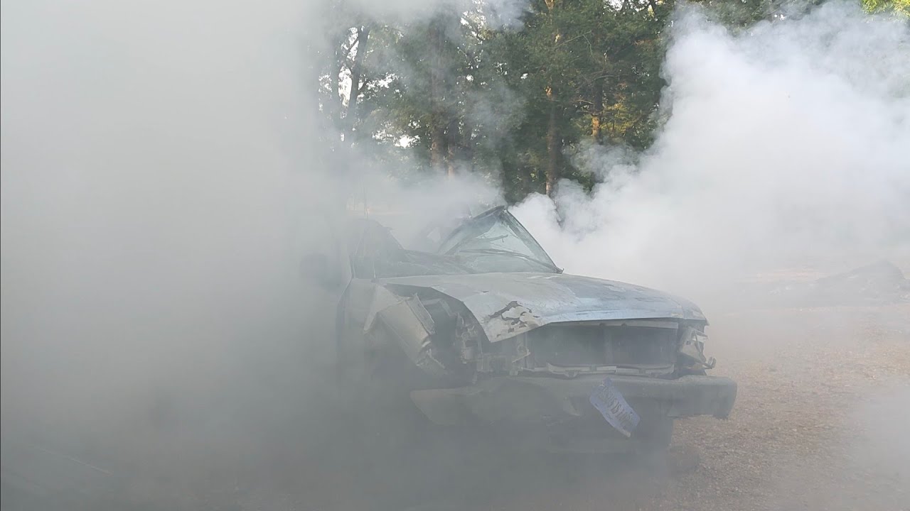 Super Smokey Burnout In The Ford Ranger - YouTube