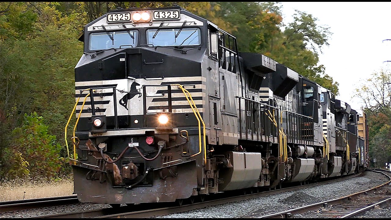 Norfolk Southern Train, HORN, Four Engines, Manifest load, at