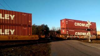 CSX Q040-26 W/ CSX 7318 & CSX 7339 Ex-CR C40-8W'S