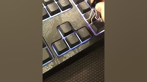 How to pull out key caps without key cap remover - Use a Binder Clip