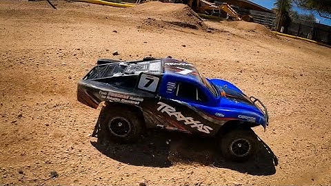 Backyard BASH! | Traxxas Slash 4X4 VXL