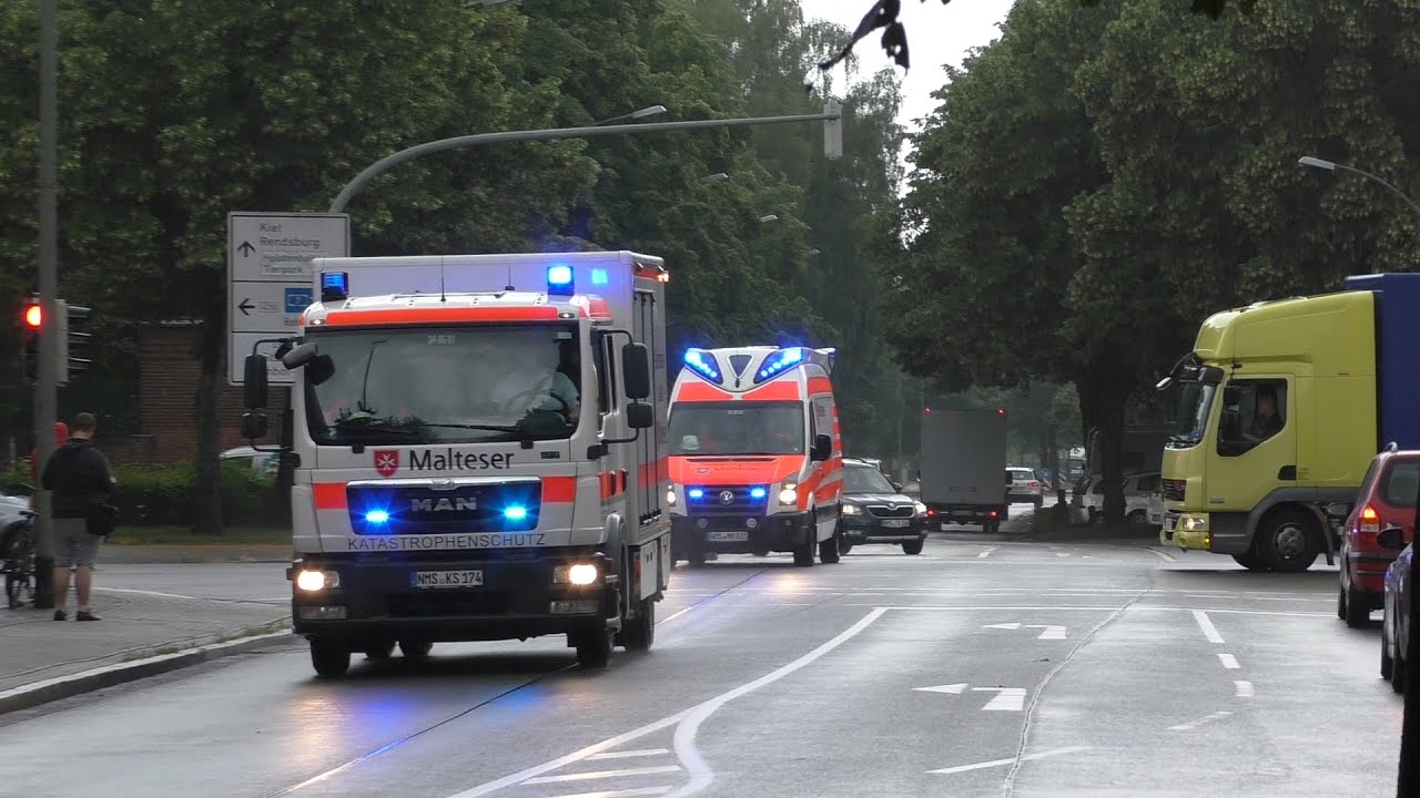 [Feuer in Mehrfamilienhaus] Einsatzfahrten Feuerwehr, DRK, SEG und Malteser Neumünster