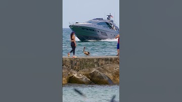 Pershing Power Yacht with Rooster Tail! 😍