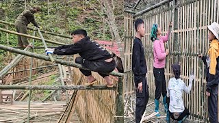 The process of constructing the walls and rafters shows a clear change in Lam's house.