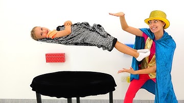 Vlad và Nikita cho mẹ xem những trò ảo thuật